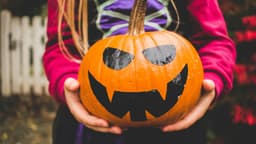 Halloween Traditions: What to Wear and What to Eat