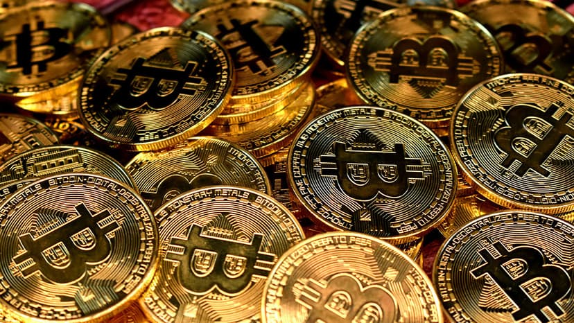 Who Pays for the Bitcoin Network?