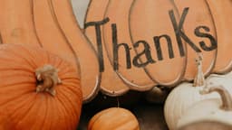 What Are the Most Popular Choices for a Happy Thanksgiving Dinner at Home?